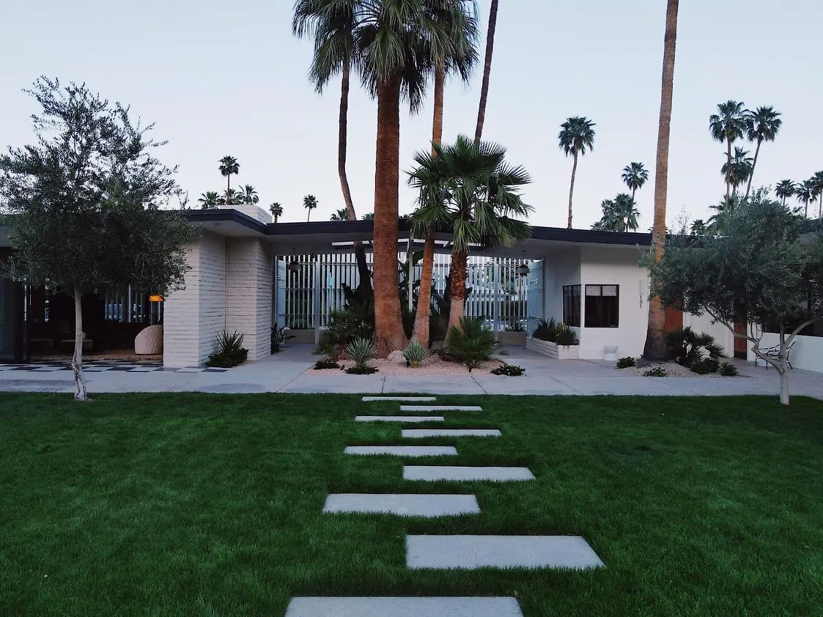 Azure Sky Hotel - Adults Only Palm Springs 4*,